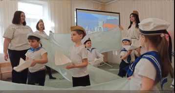 Флешмоб 10-летию воссоединения Крыма с Россией Флешмоб 10-летию воссоединения Крыма с Россией.